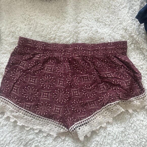 Cream and Red Floral Shorts with Lace Trim - Picture 2 of 4